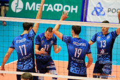 3900